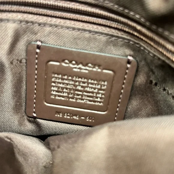 Coach Shay - Picture 4 of 12